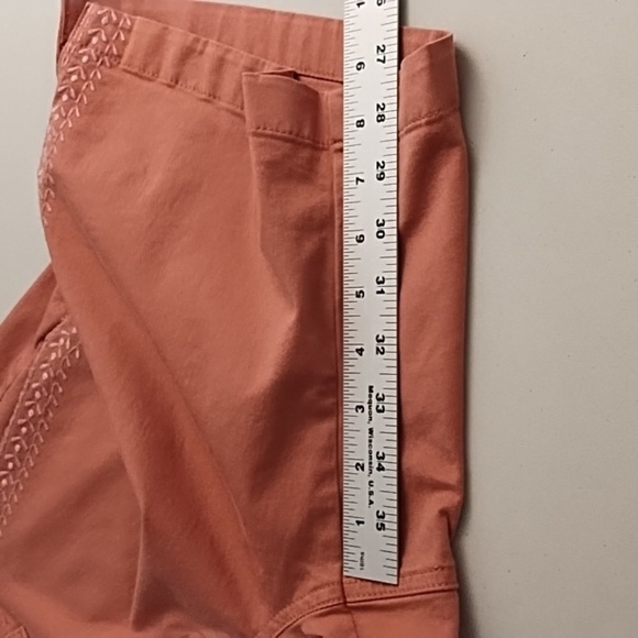 L L Bean Organic cotton stretch canvas monochromatic embroidered shorts Size 10 - Picture 5 of 10